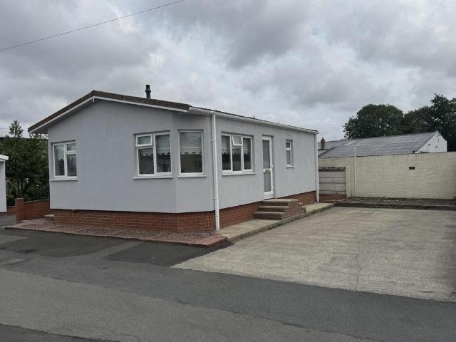 2 bedroom detached bungalow for sale
