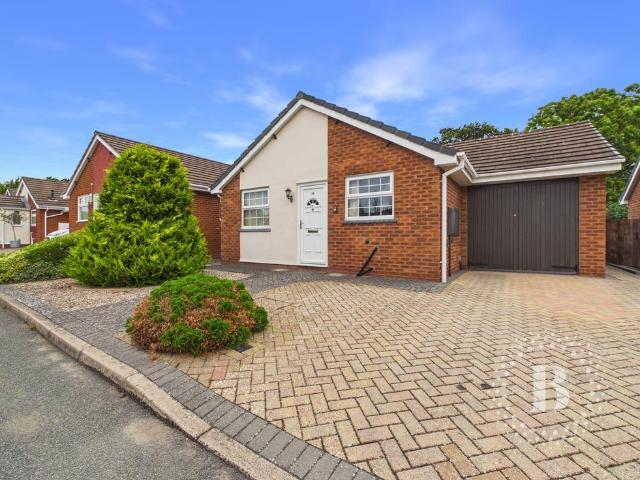 2 bedroom detached bungalow for sale