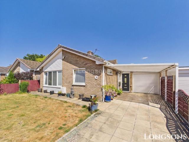2 bedroom detached bungalow for sale