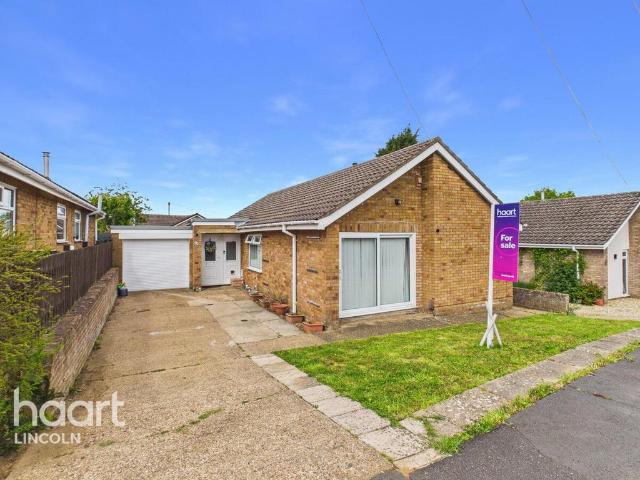2 bedroom detached bungalow for sale