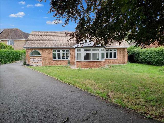 2 bedroom detached bungalow for sale