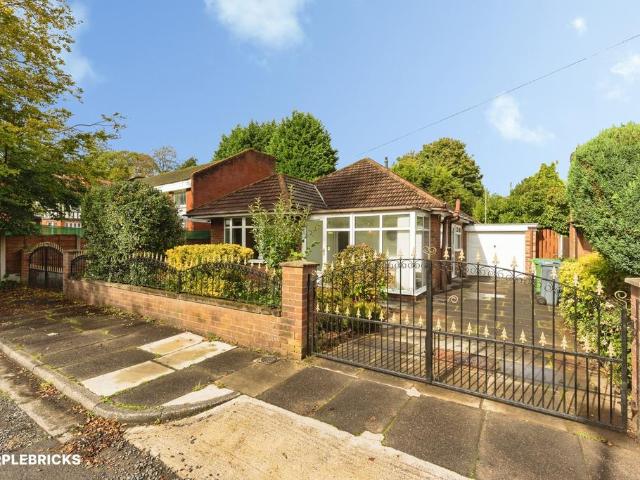 2 bedroom detached bungalow for sale