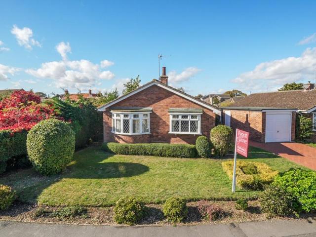 2 bedroom detached bungalow for sale