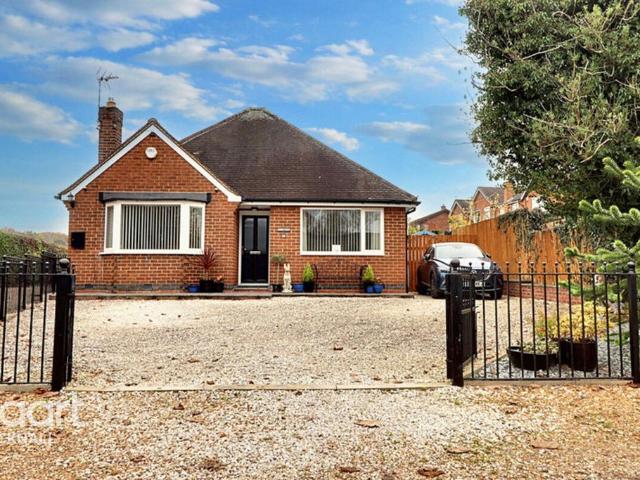 2 bedroom detached bungalow for sale