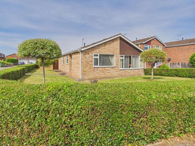 2 bedroom detached bungalow for sale