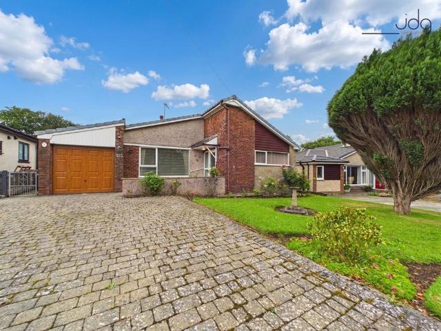2 bedroom detached bungalow for sale