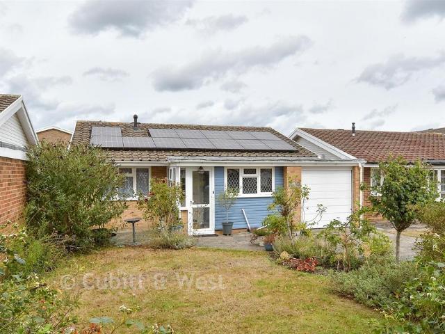 2 bedroom detached bungalow for sale