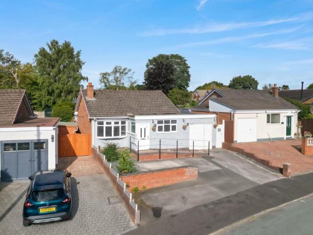 2 bedroom detached bungalow for sale