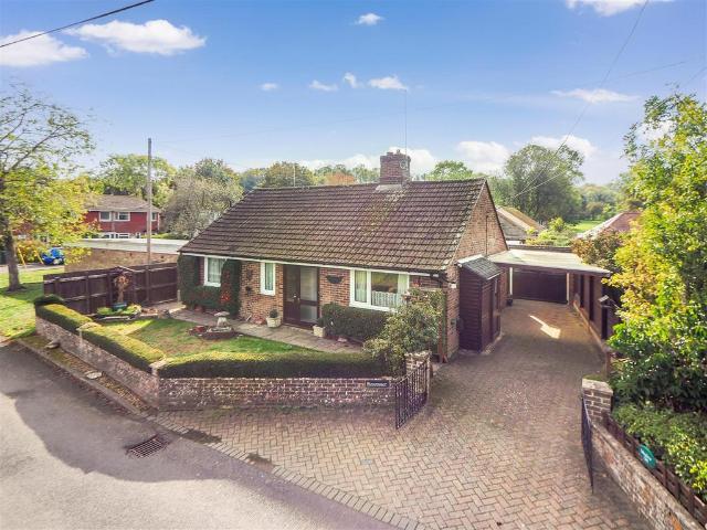 2 bedroom detached bungalow for sale