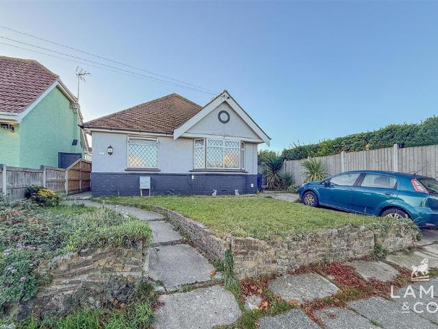 2 bedroom detached bungalow for sale