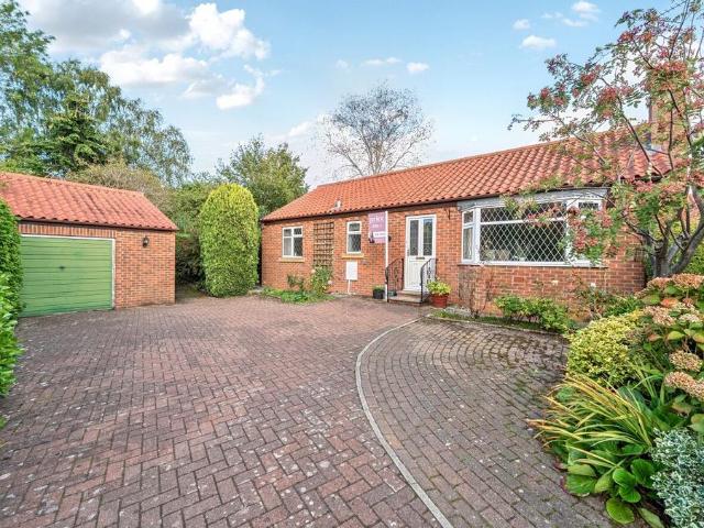 2 bedroom detached bungalow for sale