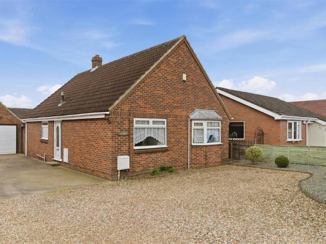2 bedroom detached bungalow for sale
