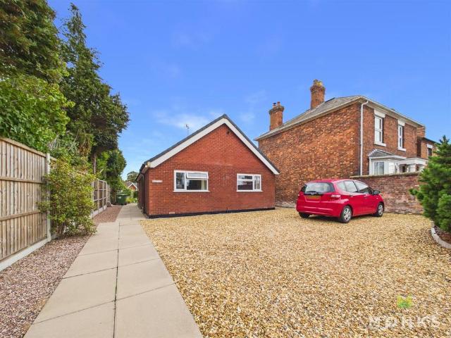 2 bedroom detached bungalow for sale