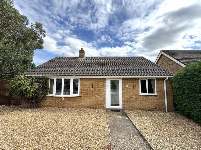 2 bedroom detached bungalow for sale