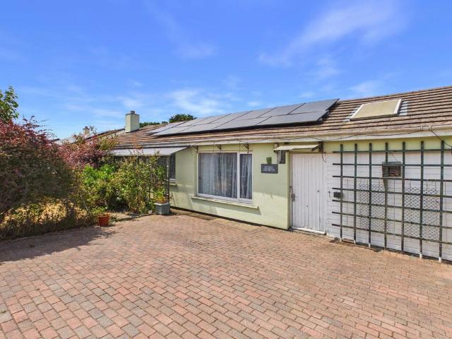 2 bedroom detached bungalow for sale