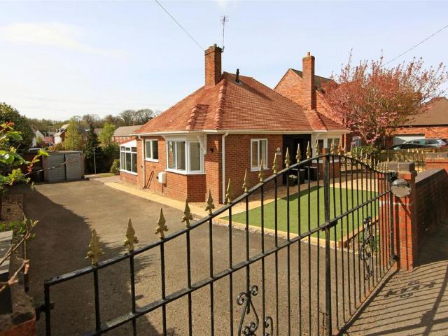 2 bedroom detached bungalow for sale