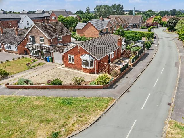 2 bedroom detached bungalow for sale