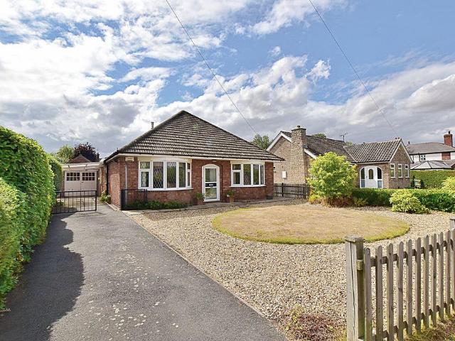 2 bedroom detached bungalow for sale