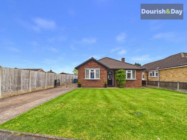 2 bedroom detached bungalow for sale