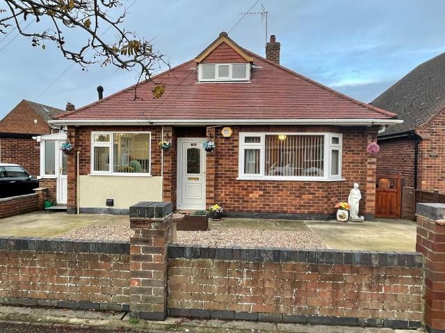 2 bedroom detached bungalow for sale