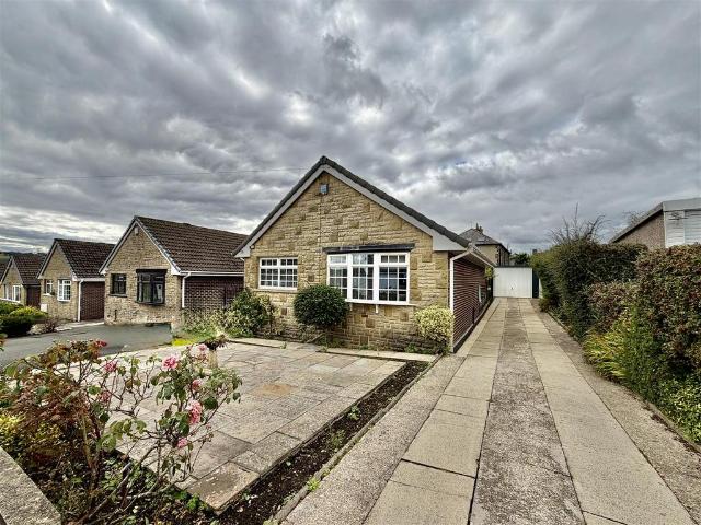 2 bedroom detached bungalow for sale