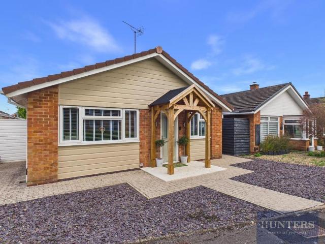 2 bedroom detached bungalow for sale