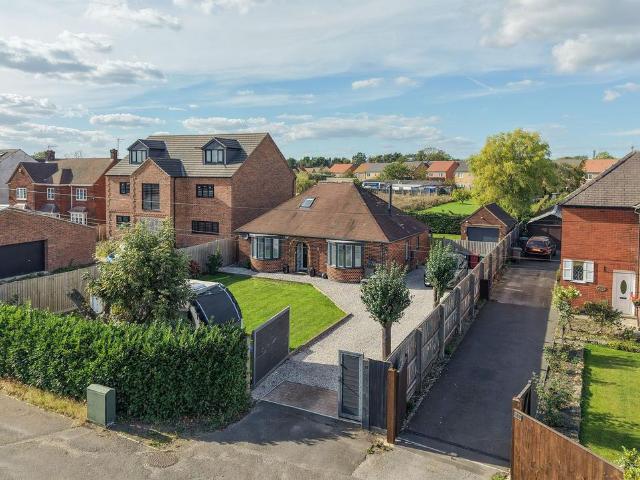 2 bedroom detached bungalow for sale