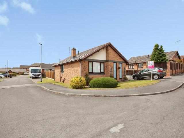 2 bedroom detached bungalow for sale