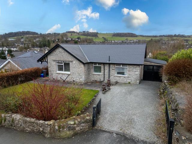 2 bedroom detached bungalow for sale