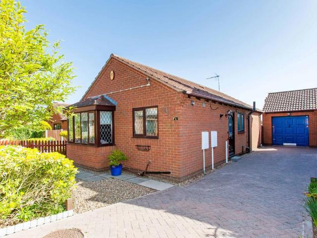 2 bedroom detached bungalow for sale