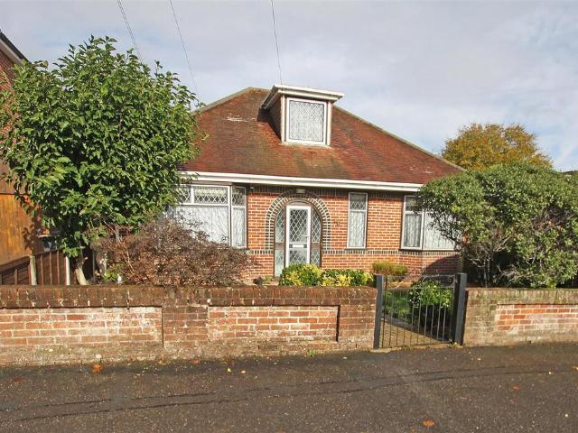 2 bedroom detached bungalow for sale
