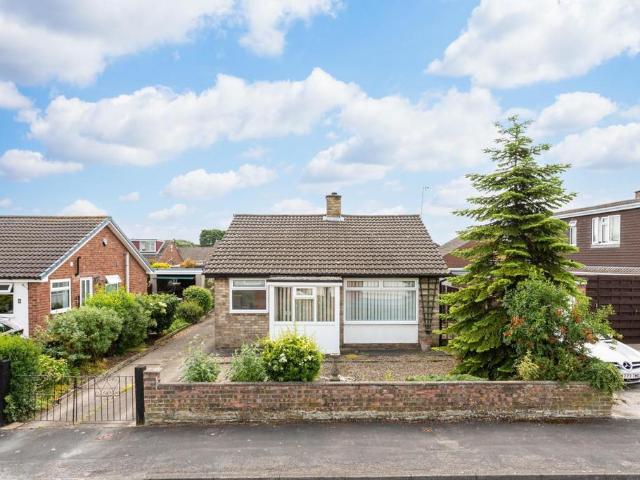 2 bedroom detached bungalow for sale