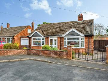 2 bedroom detached bungalow for sale