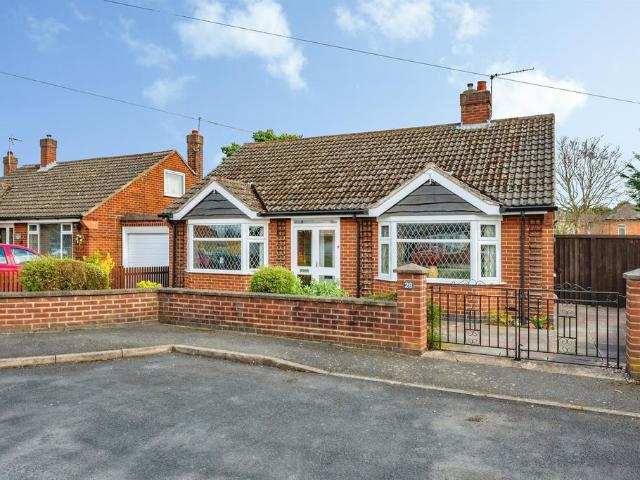 2 bedroom detached bungalow for sale
