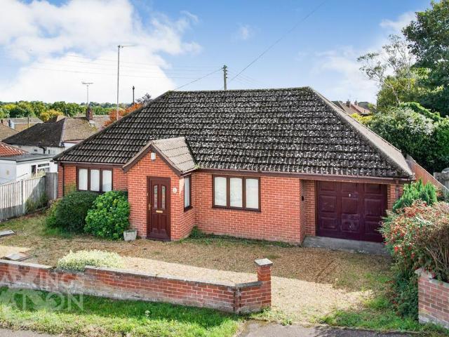 2 bedroom detached bungalow for sale