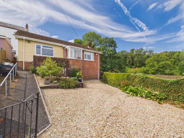 2 bedroom detached bungalow for sale