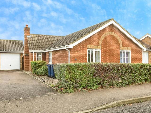 2 bedroom detached bungalow for sale