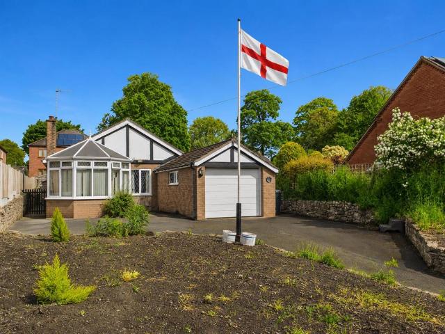 2 bedroom detached bungalow for sale