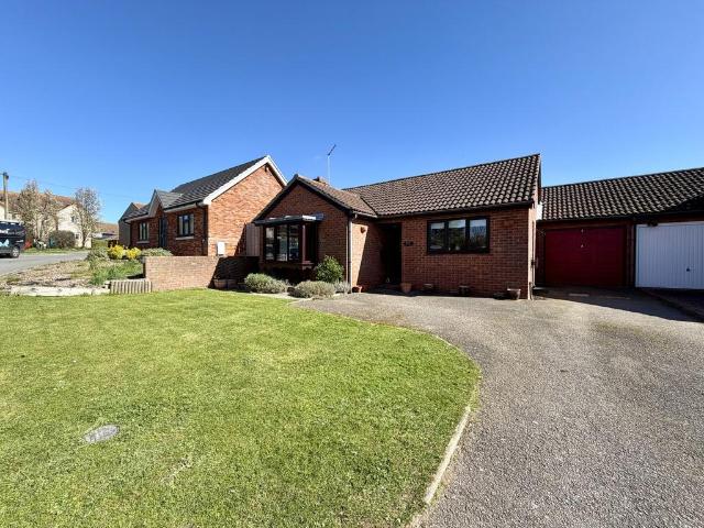 2 bedroom detached bungalow for sale