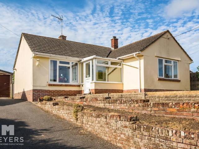 2 bedroom detached bungalow for sale