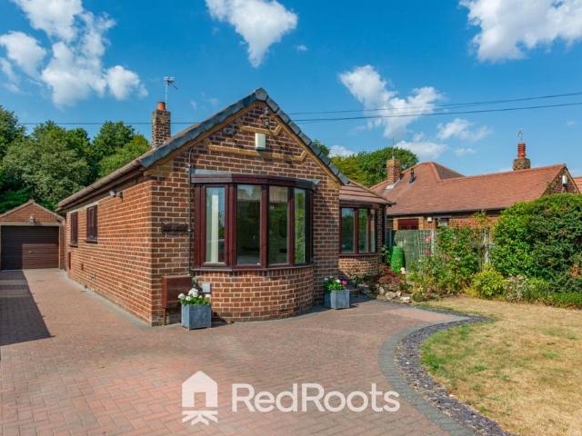2 bedroom detached bungalow for sale