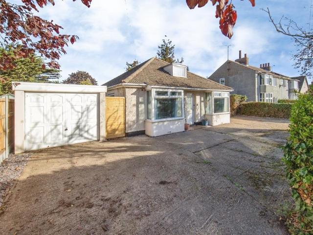 2 bedroom detached bungalow for sale