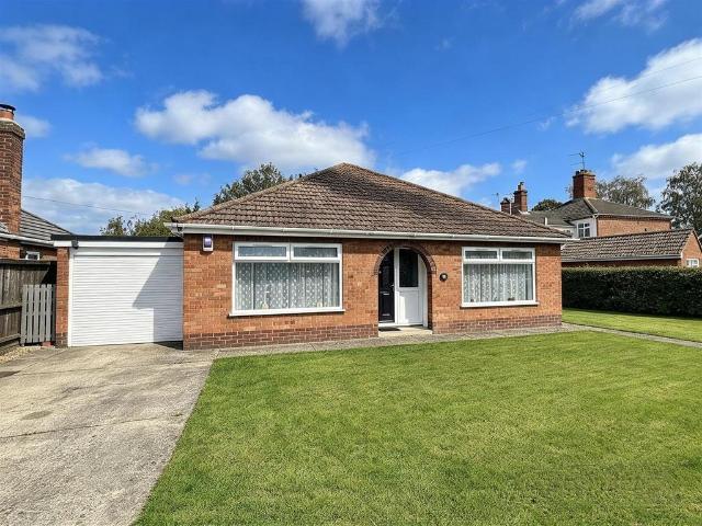 2 bedroom detached bungalow for sale