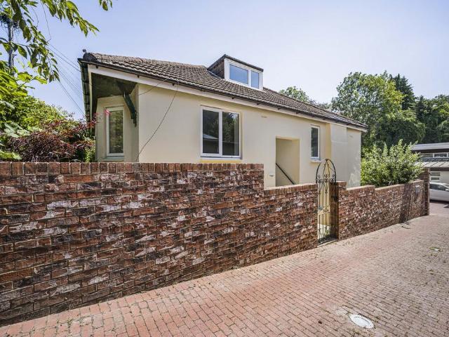 2 bedroom detached bungalow for sale