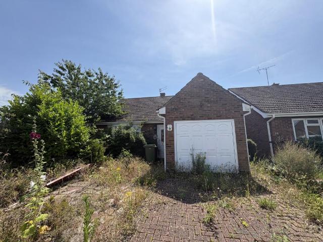 2 bedroom detached bungalow for sale