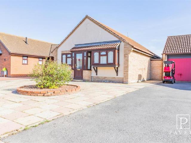 2 bedroom detached bungalow for sale