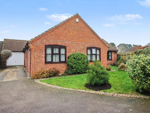 2 bedroom detached bungalow for sale