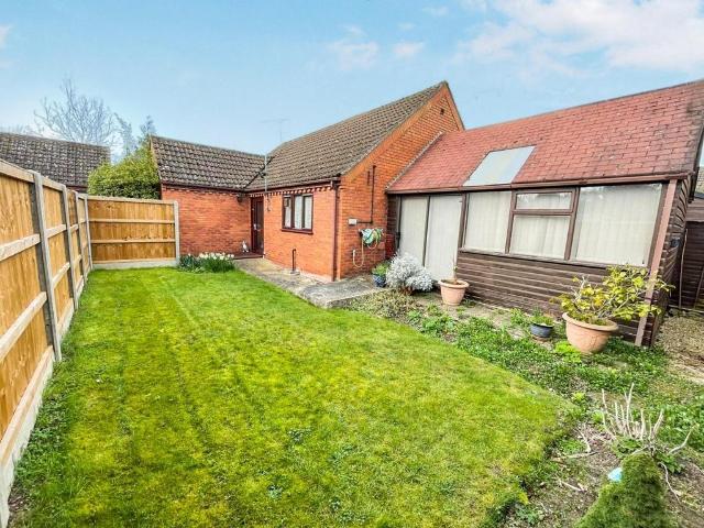 2 bedroom detached bungalow for sale