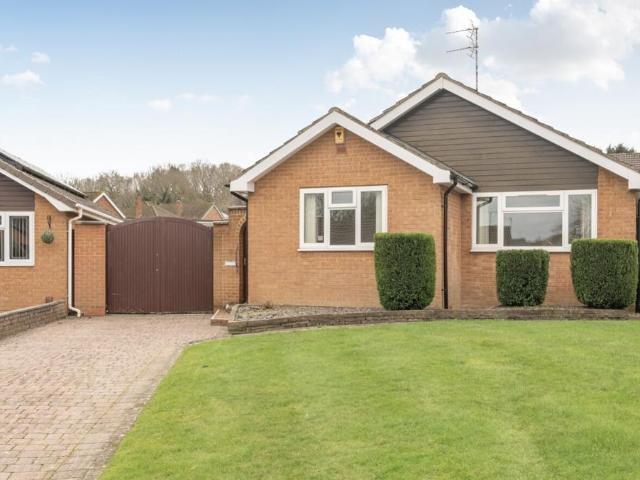 2 bedroom detached bungalow for sale