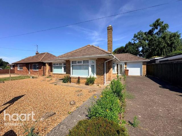 2 bedroom detached bungalow for sale